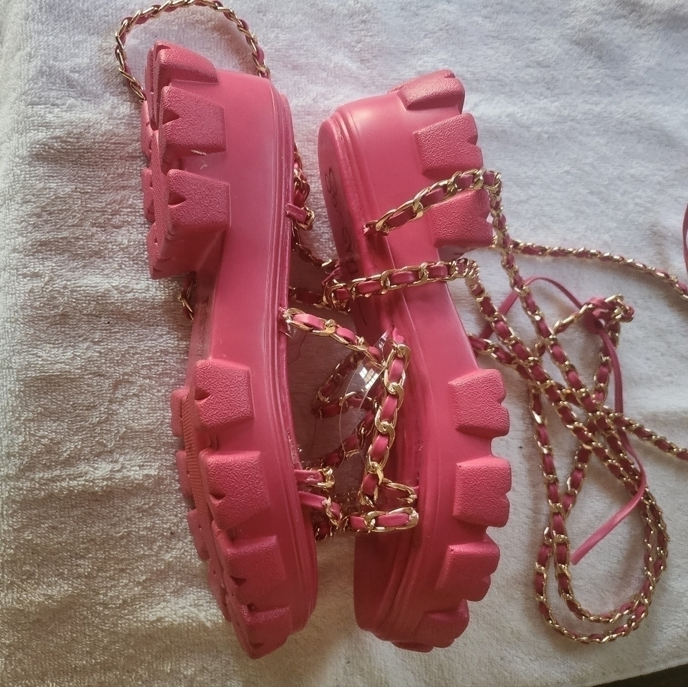 So Me Jossi Pink 2" Platform Gold & Pink wrap around Sz. 9‎ Sandals